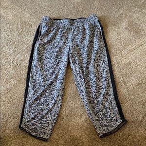 Lululemon Capri black and white pants